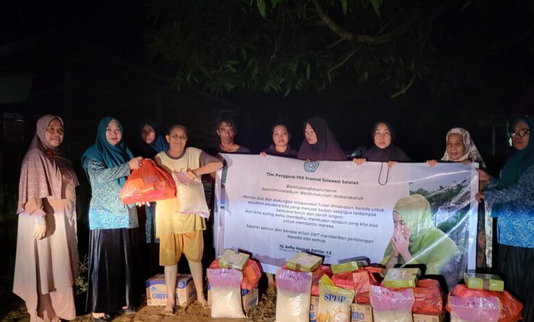 PKK Sulsel Salurkan Bantuan Kemanusian ke Warga Terdampak Banjir Longsor