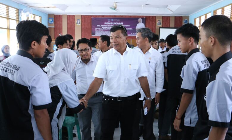 Bupati Andi Utta Motivasi Peserta Pelatihan Kompetensi: Jangan Santai, Lanjutkan!