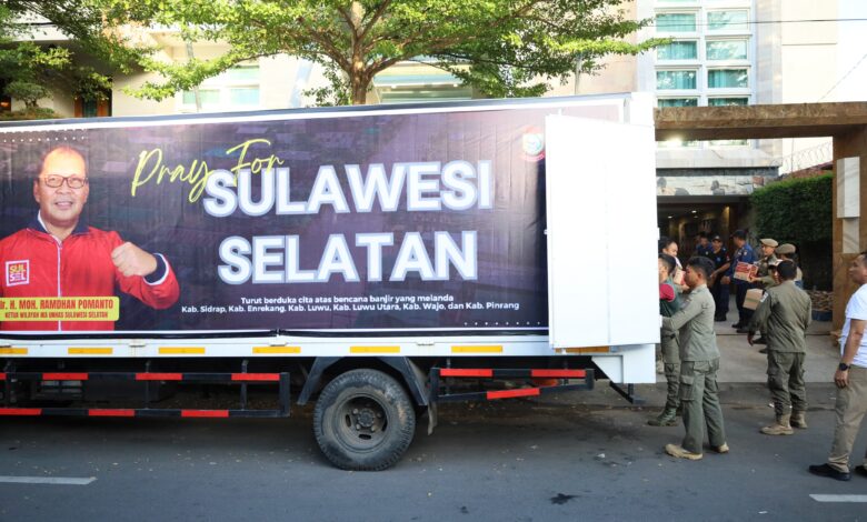 Kolaborasi Pemkot Makassar-IKA Unhas Peduli Boyong 3 Truk Bantuan Korban Banjir Sulsel