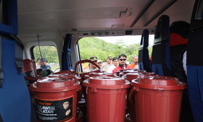 Gunakan Helikopter, Bantuan Pemkot Kemanusiaan Pemkot Makassar dan IKA Unhas Tiba Latimojong Luwu