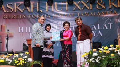 Wali Kota Makassar Serahkan IMB Pembangunan Gereja Naungan Sinode Toraja