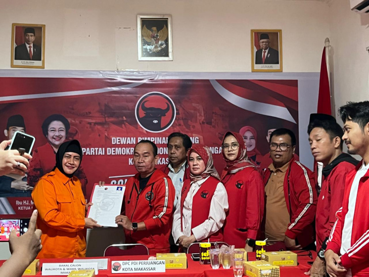 Diantar Ratusan Simpatisan, Indira Resmi Mendaftar Sebagai Cawali Makassar 2024 di PDI Perjuangan