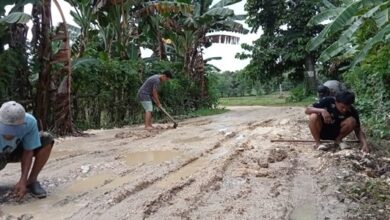 Akses Jalan Bandara Arung Palakka Bone Rusak Parah