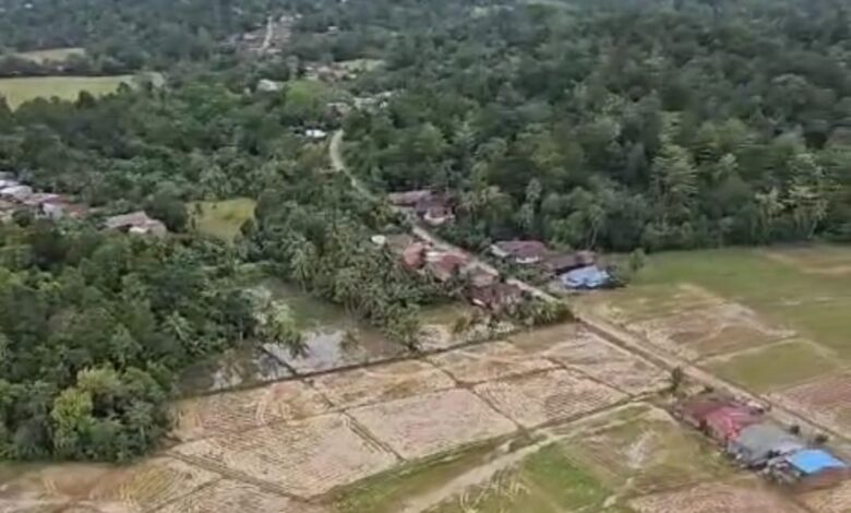 Pj Gubernur dan Kapolda Sulsel Pantau Wilayah Terdampak Banjir dan Longsor dari Udara