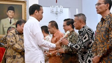 Bone Terbaik pada TPID Awards 2024, Pj Bupati Islamuddin Terimas Penghargaan dari Jokowi