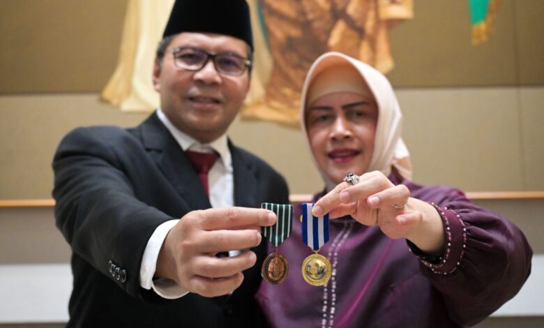 Danny Pomanto dan Indira Terima Penghargaan Nasional