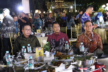 Didampingi Ketua DWP, PJ Sekda Makassar Hadiri Gala Dinner Rakernas Apeksi XVII di Balikpapan
