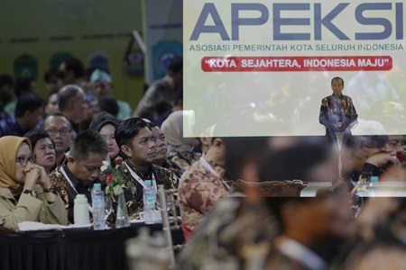 Dibuka Jokowi, PJ Sekda Makassar Hadiri Pembukaan Rakernas Apeksi XVII