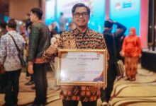 Pj Sekda Makassar Wakili Wali Kota Terima Penghargaan dari BKKBN