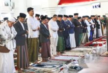 Moment Salat Idul Adha, Pj Sekda Makassar Ajak Masyarakat Tumbuhkan Sikap Rela Berkorban