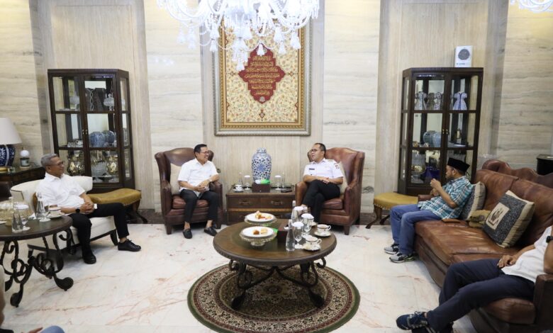 Danny Pomanto Diminta Sharing Pengalaman ke Ribuan Mahasiswa Baru Teknik Unhas