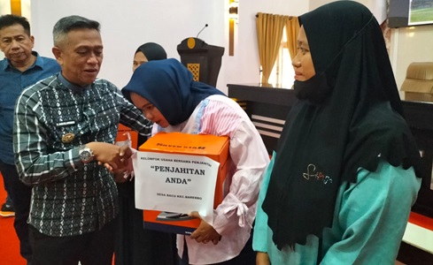 Salurkan Bantuan Kube Senilai 800 Juta, Andi Islamuddin: Kita Akan Tambah Jika Efeknya Positif