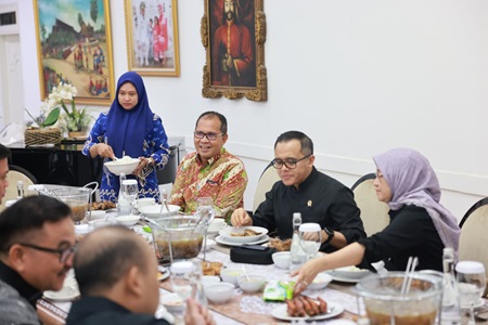 Danny Pomanto bersama Menpanrb dan Adnan Makan Malam Bareng di Rujab Bupati Gowa