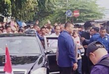 Kunker ke Bone, Presiden Jokowi dan Iriana Blusukan Temui Pedangan Pasar