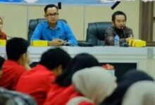 Legislator Ray Suryadi bersama Andi Hadi Ibrahim Sambut Mahasiswa Unhas di DPRD Makassar