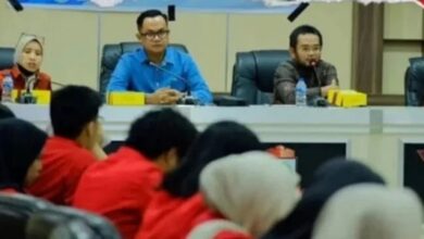 Legislator Ray Suryadi bersama Andi Hadi Ibrahim Sambut Mahasiswa Unhas di DPRD Makassar