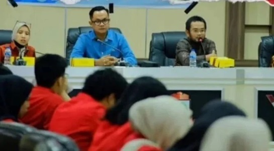 Legislator Ray Suryadi bersama Andi Hadi Ibrahim Sambut Mahasiswa Unhas di DPRD Makassar