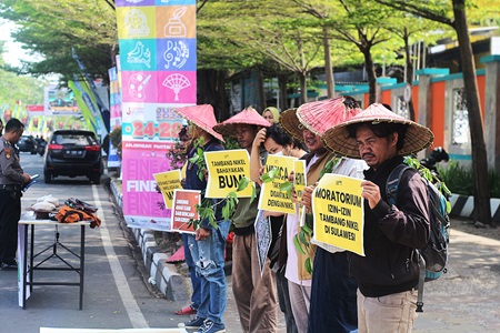 Gelar Aksi Depan Kantor PT Vale Indonesia, WALHI Sulsel Tuntut Keluarkan Moratorium dan Hentikan Eksplorasi Tambang Nikel di Blok Tanamalia