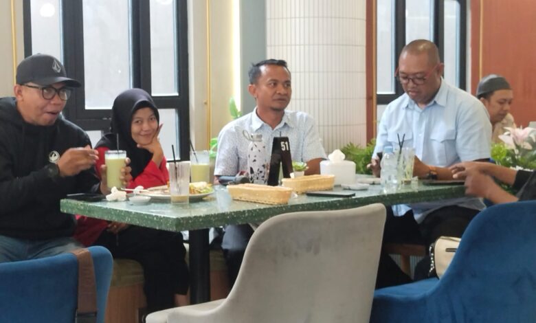 Jelang Mendaftar di KPU, Calon Bupati Bone Andi Asman Silaturahmi Awak Media