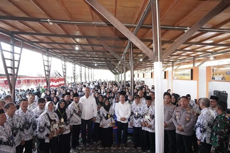 Hadiri Konferensi Kerja III PGRI Sigi, Bupati Irwan Janji Berikan Hibah Kantor