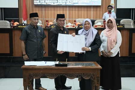 Pemkot Palu Bersama DPRD Tandatangani Perubahan KUA PPAS Tahun Anggaran 2024 dan 2025