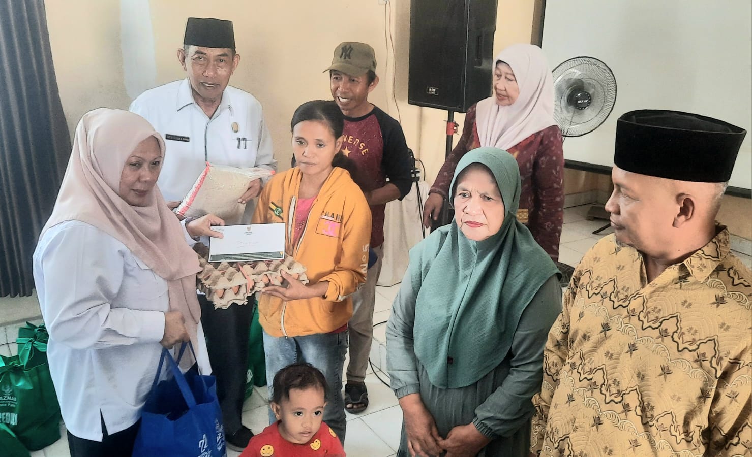 Wawali Reny Hadiri Penyaluran Zakat, Infaq, dan Sedekah dari Baznas