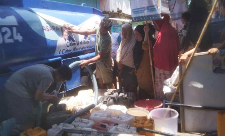 Pasangan Sehati Gerak Bantu Masyarakat Makassar yang Terdampak Krisis Air Bersih