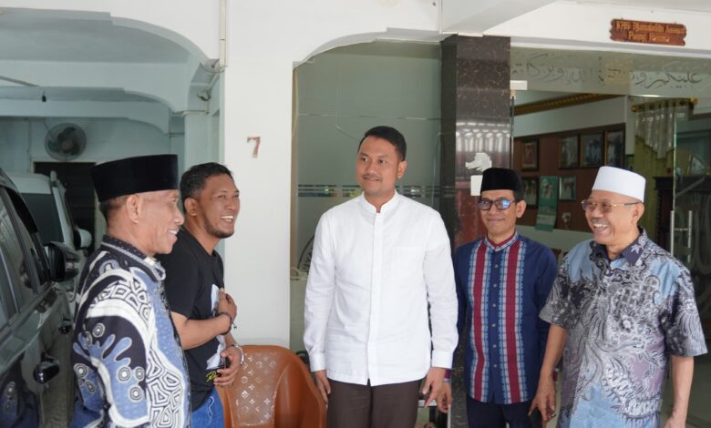 Maju Pilkada Makassar, Andi Seto Silaturahmi Minta Doa Restu ke Puang Makka