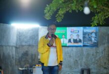 Andi Rio Roasting Stand Up Comedy IndoBone Sebagai Bentuk Penyampaian Aspirasi Kreatif