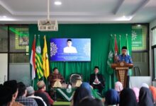 Bersama Pengurus Muhammadiyah, Danny Pomanto Salat Ashar Berjemaah di Pusat Dakwah Muhammadiyah Makassar