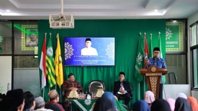 Bersama Pengurus Muhammadiyah, Danny Pomanto Salat Ashar Berjemaah di Pusat Dakwah Muhammadiyah Makassar