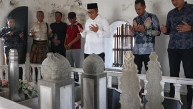 Danny Pomanto Ziarah ke Makam Datu Suppa dan Mantan Wawali Parepare Faisal Sapada