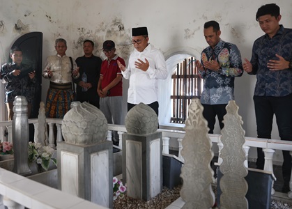 Danny Pomanto Ziarah ke Makam Datu Suppa dan Mantan Wawali Parepare Faisal Sapada