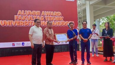 Dies Natalis ke-64 Teknik Unhas, Danny Pomanto Raih Alumni Award 2024