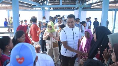 Pasangan Bakal Calon Wali Kota/Wakil Wali Kota Makassar Sehati Komitmen Beri Perhatian Kebutuhan Mendasar Warga Pulau di Sangkarrang