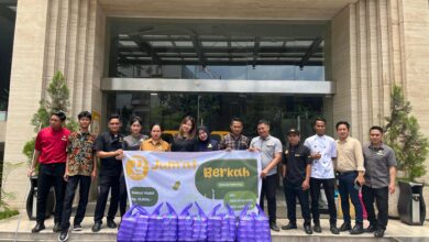 Hotel Royal Bay Makassar Meluncurkan Program Berbagi Makanan Jumat Berkah untuk Mendukung UMKM Lokal