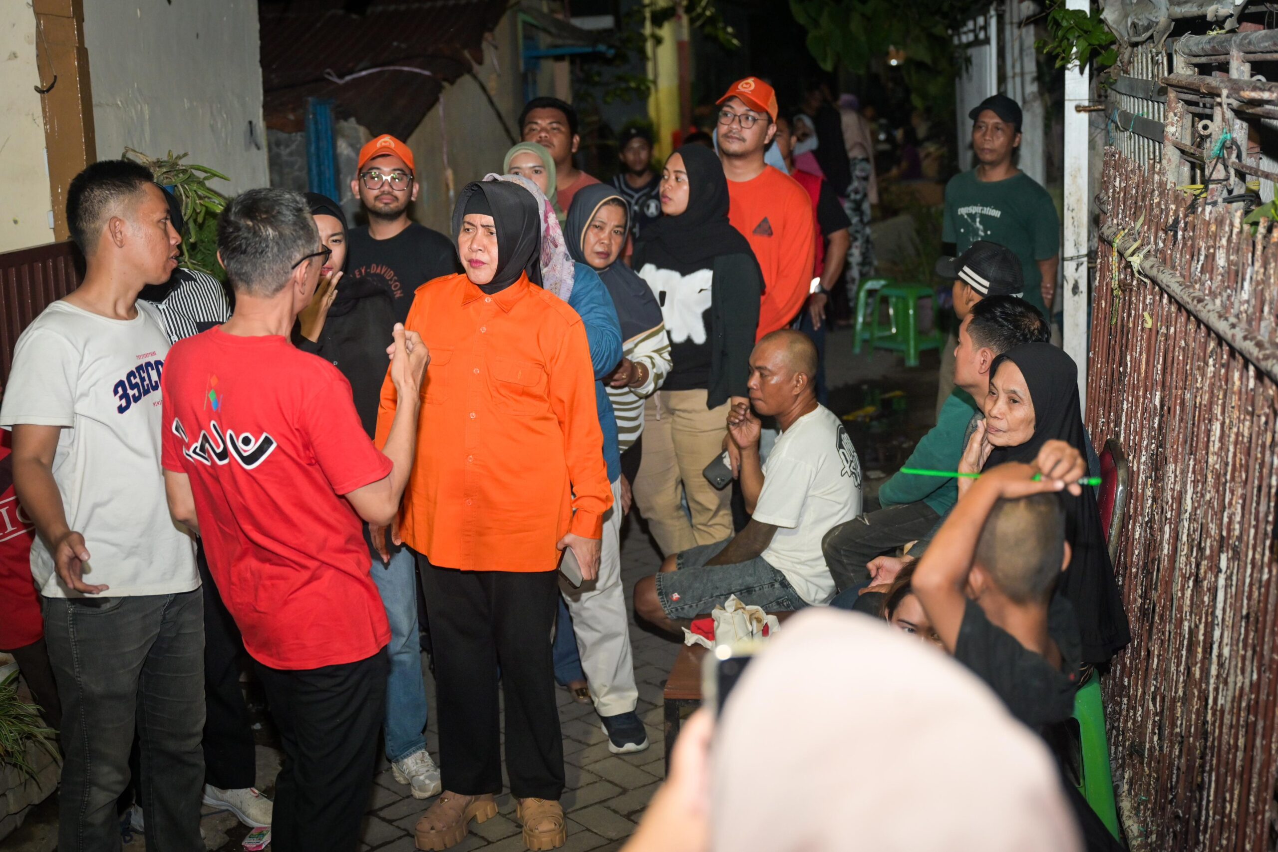 ORANGe Muda dan Indira Yusuf Ismail Kunjungi Korban Kebakaran di Jalan Badak