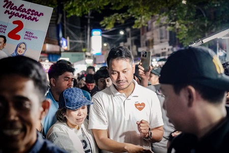 Pedagang dan Pengunjung Street Food Pasar Cidu Gembira Sambut Calon Wali Kota Andi Seto