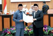 Asisten I, Hadiri Rapat Paripurna DPRD Kota Palu Tentang Penutupan Masa Sidang Cawu II dan Pembukaan Masa Persidangan Cawu III