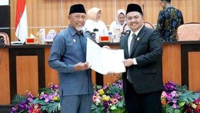 Asisten I, Hadiri Rapat Paripurna DPRD Kota Palu Tentang Penutupan Masa Sidang Cawu II dan Pembukaan Masa Persidangan Cawu III