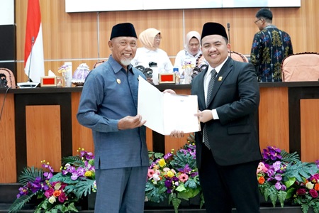 Asisten I, Hadiri Rapat Paripurna DPRD Kota Palu Tentang Penutupan Masa Sidang Cawu II dan Pembukaan Masa Persidangan Cawu III