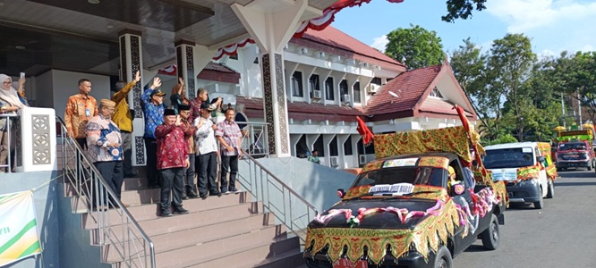 Pjs Wali Kota Palu Lepas Pawai Taaruf dalam Rangka STQH XXVII Palu 1