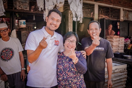 Calon Wali Kota Makassar Andi Seto Kembali Blusukan ke Pasar Tradisional 