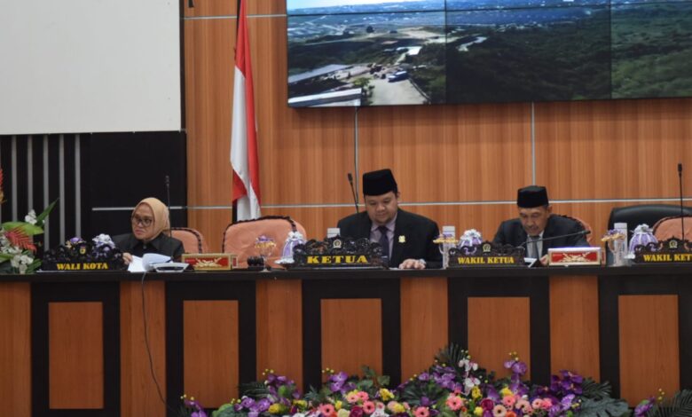 Sekda Irmayanti Hadiri Rapat Paripurna DPRD Kota Palu Bahas Ranperda APBD 2025