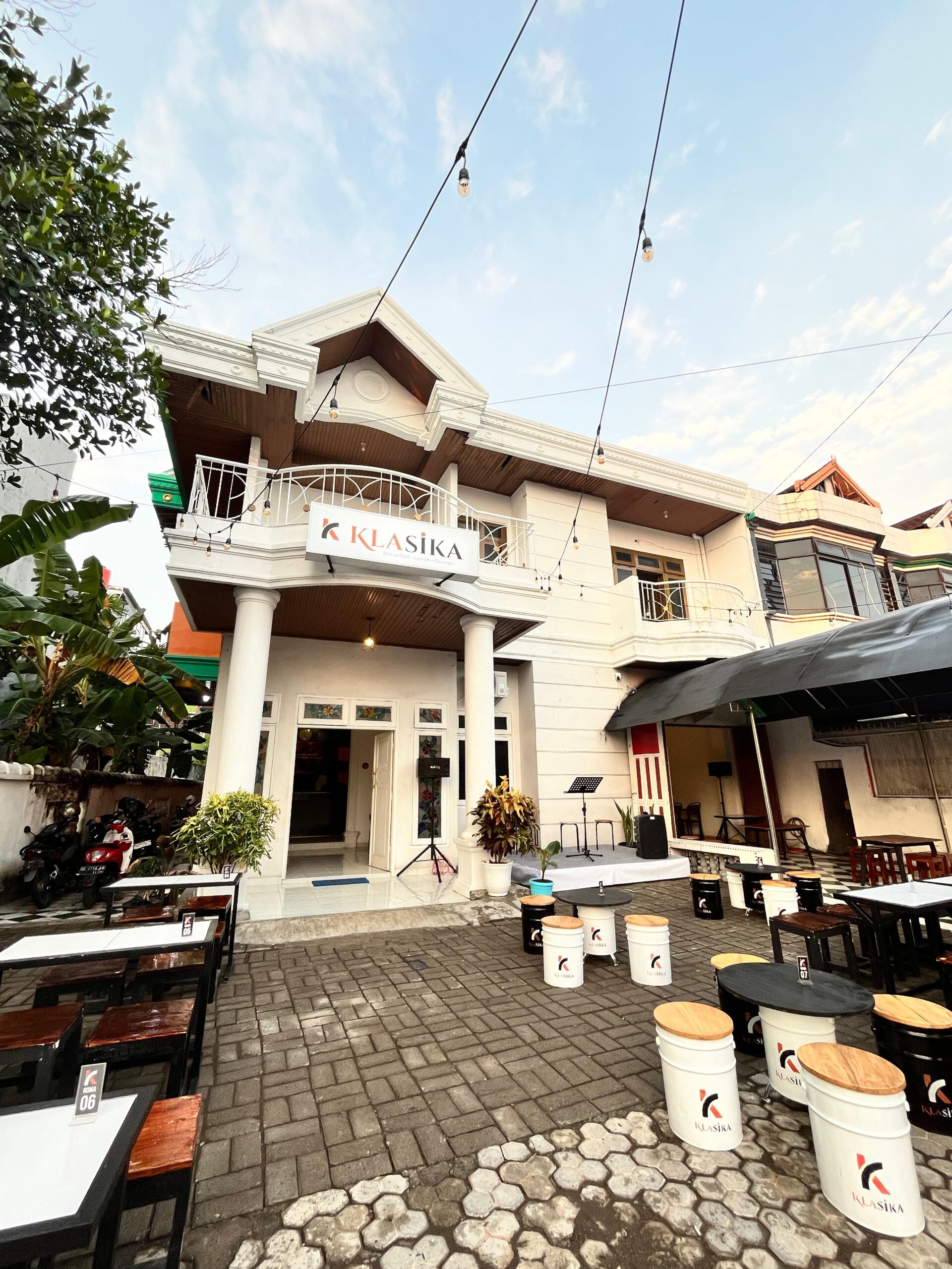 Klasika House Cafe Tempat Santai Untuk Nongki Breakfast, Lunch, dan Dinner