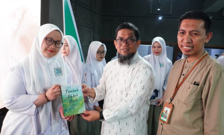 SMA Islam Athirah Bukit Baruga Pamerkan Hasil Karya Siswai pada Athirah Baruga Education Expo 2024
