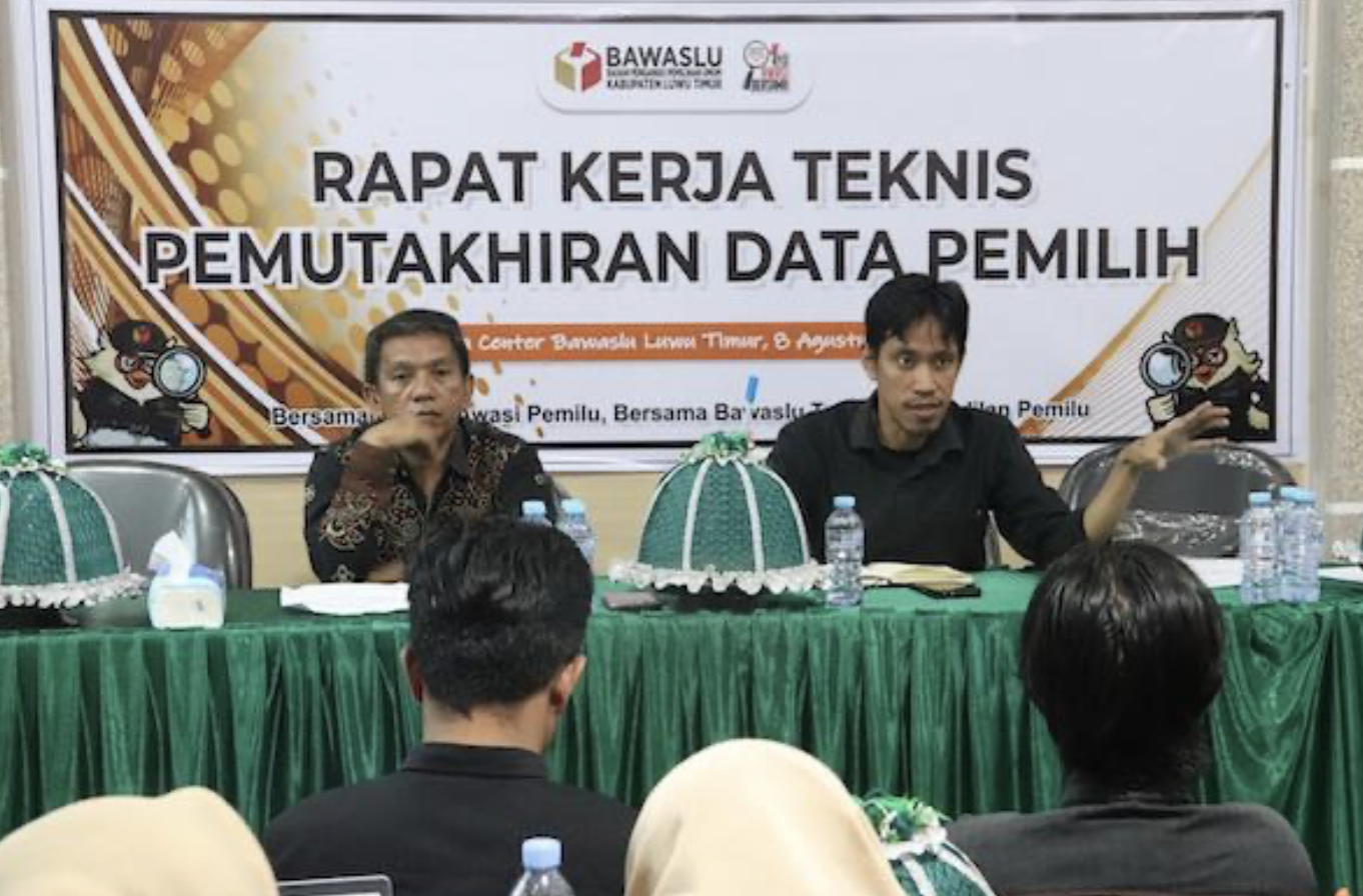 Bawaslu Luwu Timur menggelar konsolidasi data hasil pengawasan pada tahapan pemutakhiran dan penyusunan daftar pemilih.