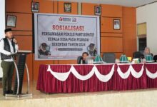 Kegiatan sosialisasi pengawasan pemilu partisipatif pada Pilkada 2024 dengan melibatkan para Kepala Desa se-Kabupaten Luwu Timur, di Aula Dinas Pendidikan ini pada Rabu (20/11/2024).