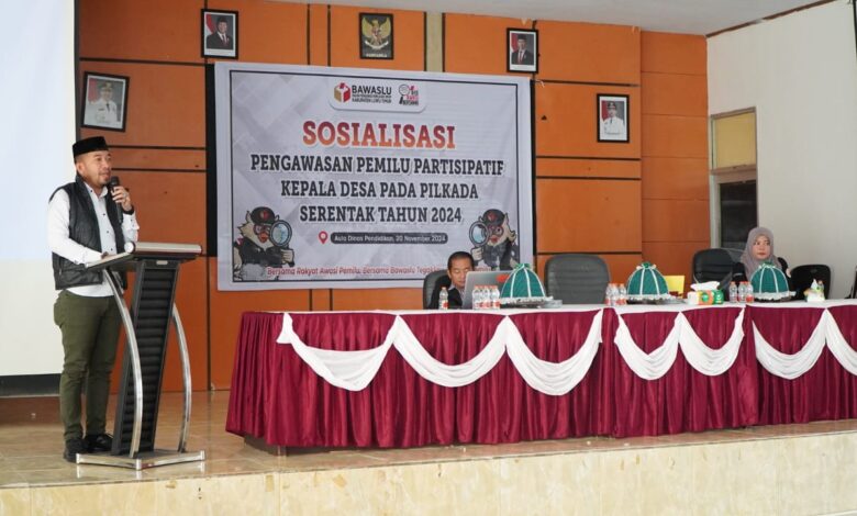 Kegiatan sosialisasi pengawasan pemilu partisipatif pada Pilkada 2024 dengan melibatkan para Kepala Desa se-Kabupaten Luwu Timur, di Aula Dinas Pendidikan ini pada Rabu (20/11/2024).