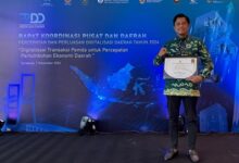 Tiga Tahun Beruntun, Kepala Bapenda Makassar Terima Penghargaan TP2DD Bidang Digitalisasi Daerah